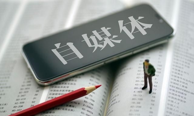 账号被封才后悔？小宾关键词消除器，AI自动识别并消除违禁词插图